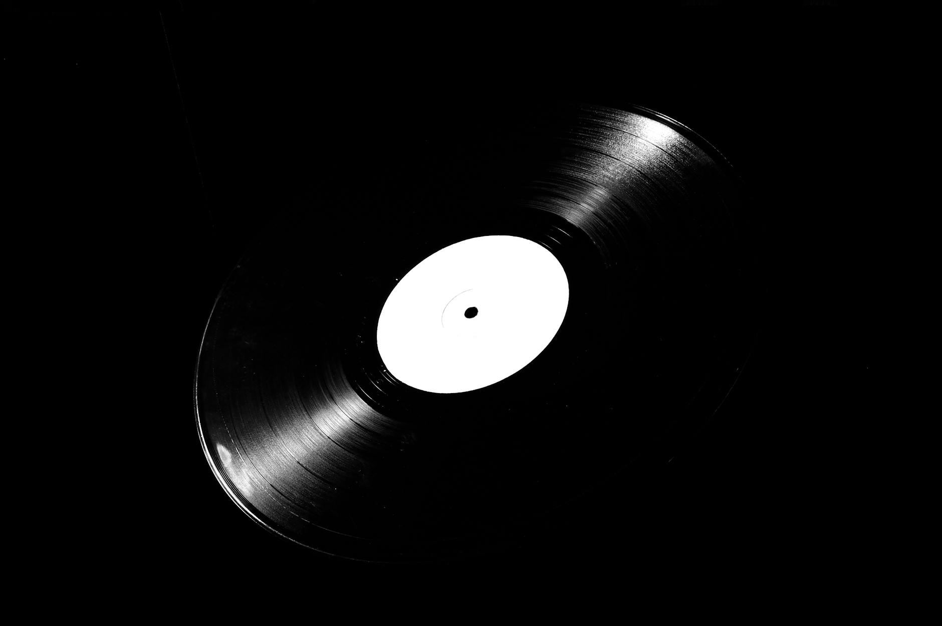 Collection of audio format icons including FLAC, MP3, WAV, AAC arranged by quality tier