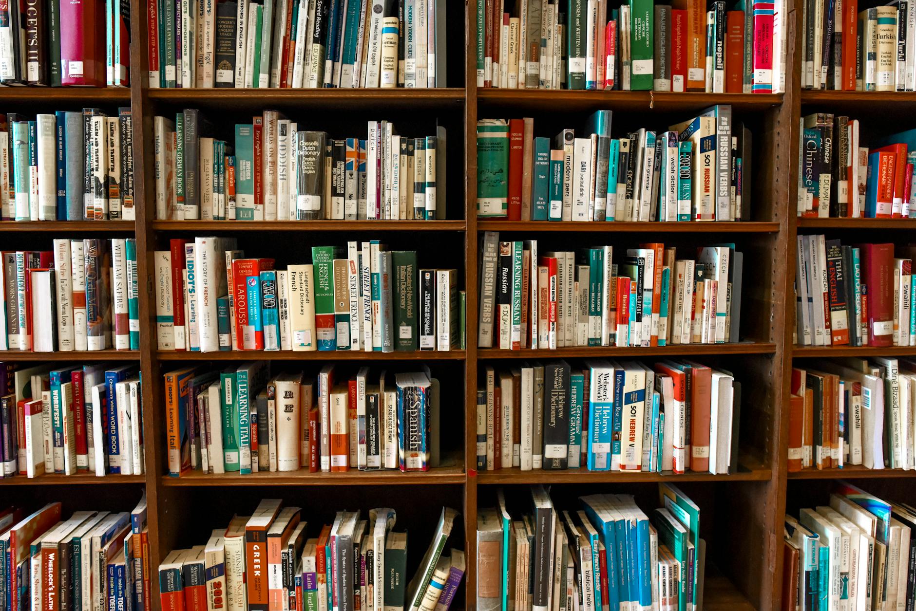 Compatibility matrix showing ebook format support across popular reading devices and apps