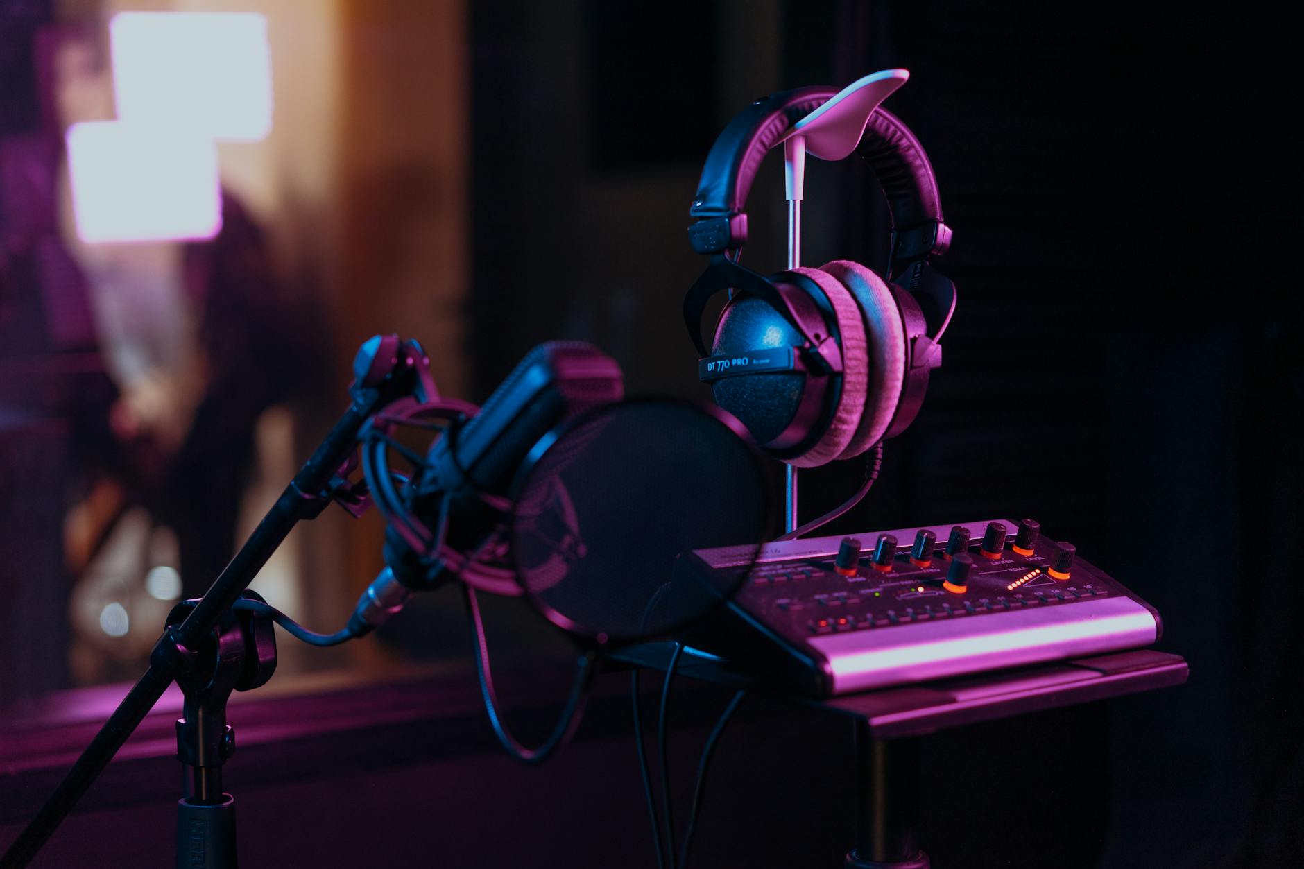 WAV vs FLAC format comparison overview